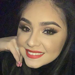 Meet your Posher, Cristina